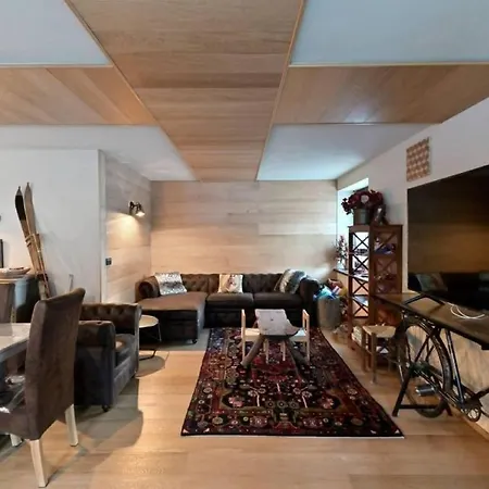 Charming 3-bedroom In Courmayeur, Aosta Valley Prázdninový dům Courmayeur